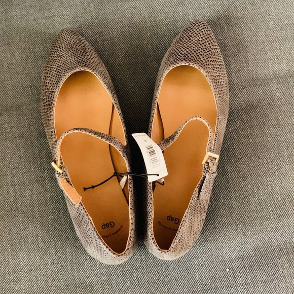Ladies Gap flats - Picture 3 of 4